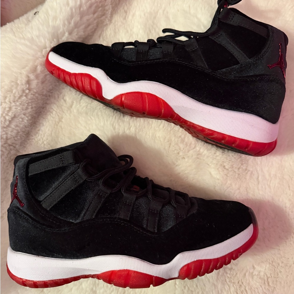 Jordan 11 women size 8 1/2